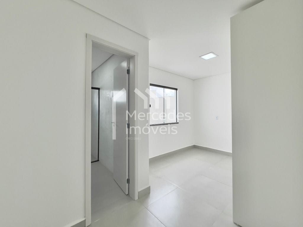 Foto 17 de Sobrado 2 suítes à venda · Espinheiros, Itajaí