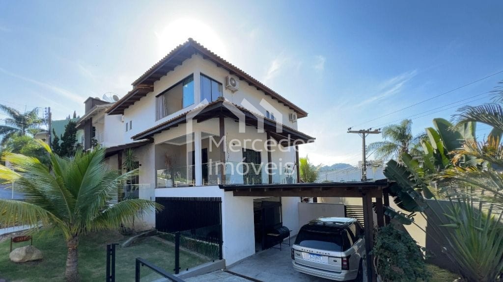 Foto 6 de Casa 3 suítes + 1 dorm à venda · Ariribá, Balneário Camboriú