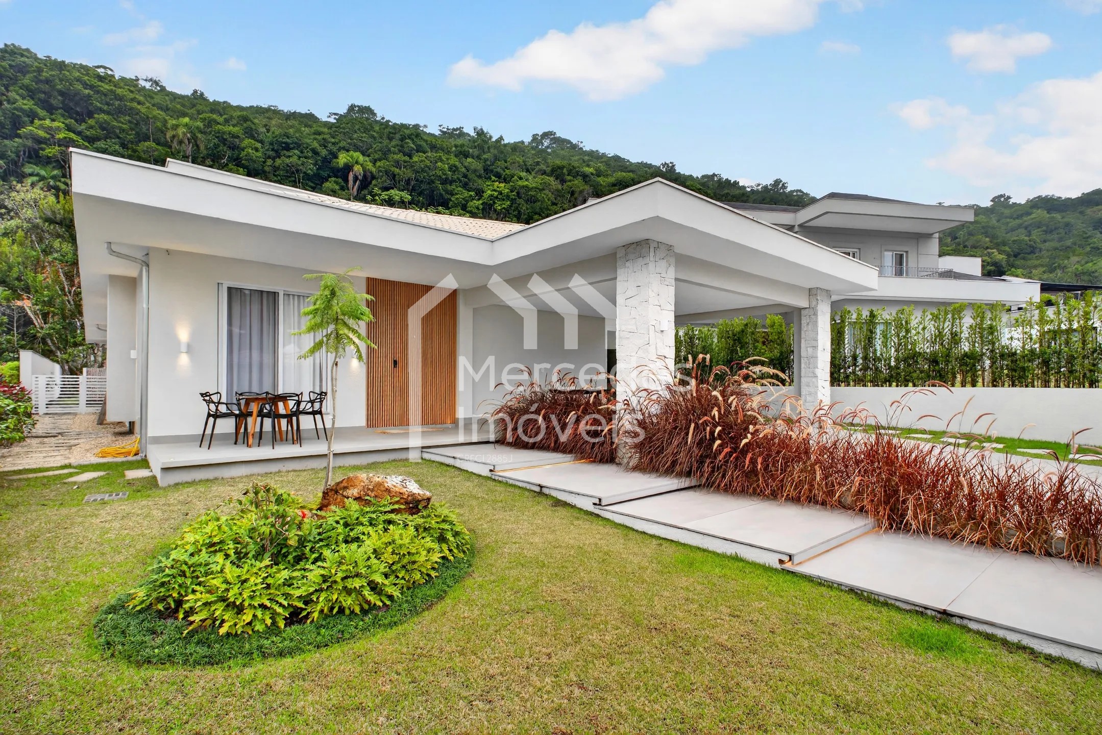 Foto 1 de Casa 3 suítes à venda · Ariribá, Balneário Camboriú