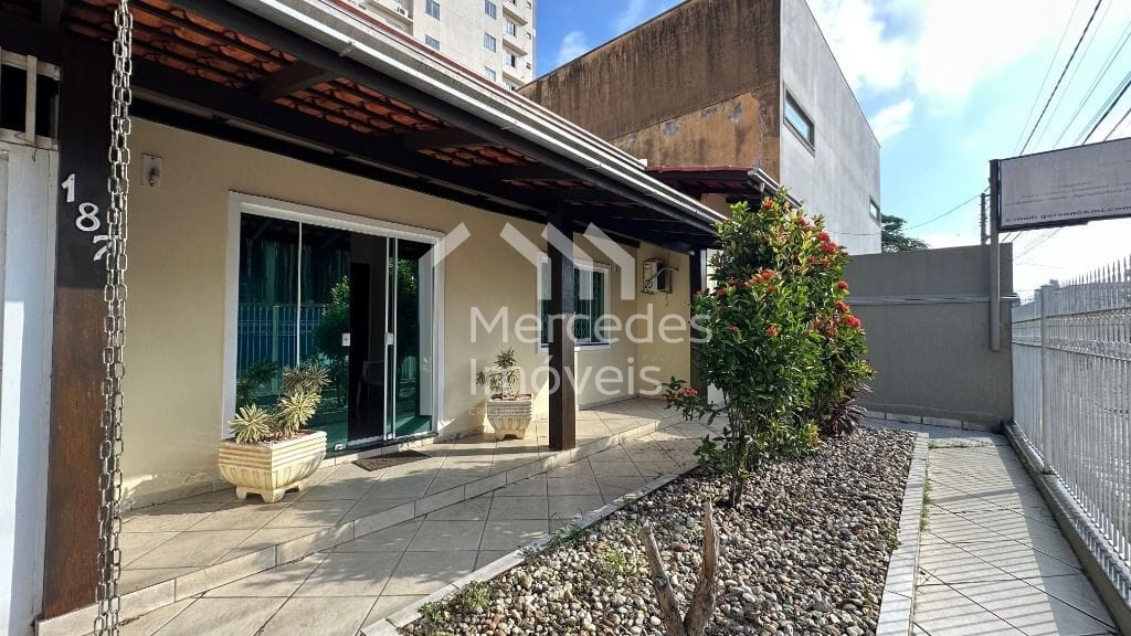 Foto 2 de Casa 1 suíte + 2 dorms à venda · São Judas, Itajaí · 300 m² · CA0037