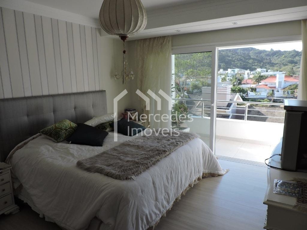Foto 36 de Casa 5 suítes à venda · Praia dos Amores, Balneário Camboriú