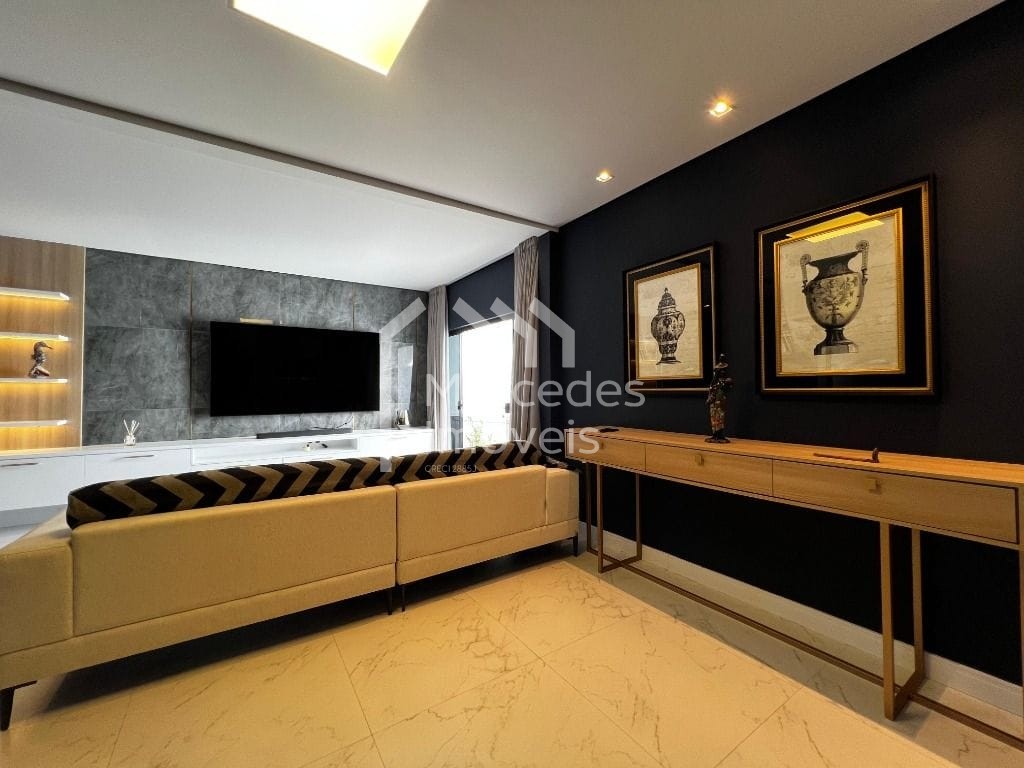Foto 17 de Casa 3 suítes + 1 dorm à venda · Ariribá, Balneário Camboriú