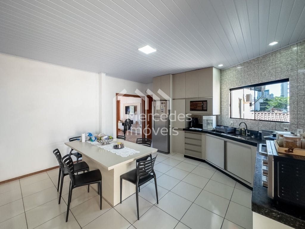 Foto 4 de Casa 1 suíte + 2 dorms à venda · Centro, Itajaí · 276 m²