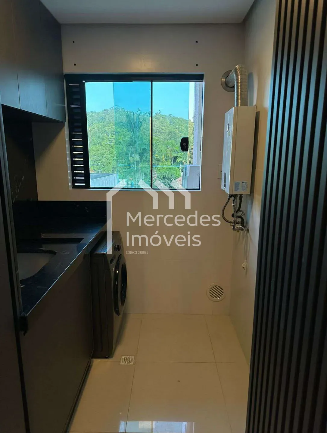 Foto 5 de Apartamento semimobiliado/ 3 suítes, Cabeçudas, Itajaí, SC