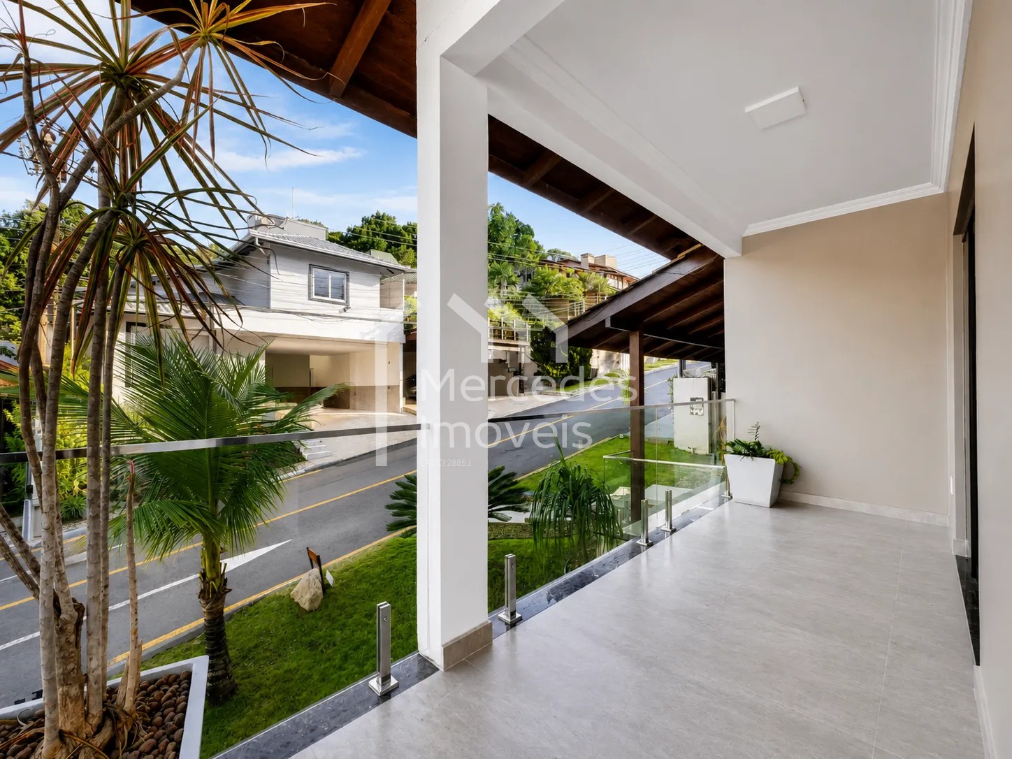 Foto 18 de Casa 3 suítes + 1 dorm à venda · Ariribá, Balneário Camboriú