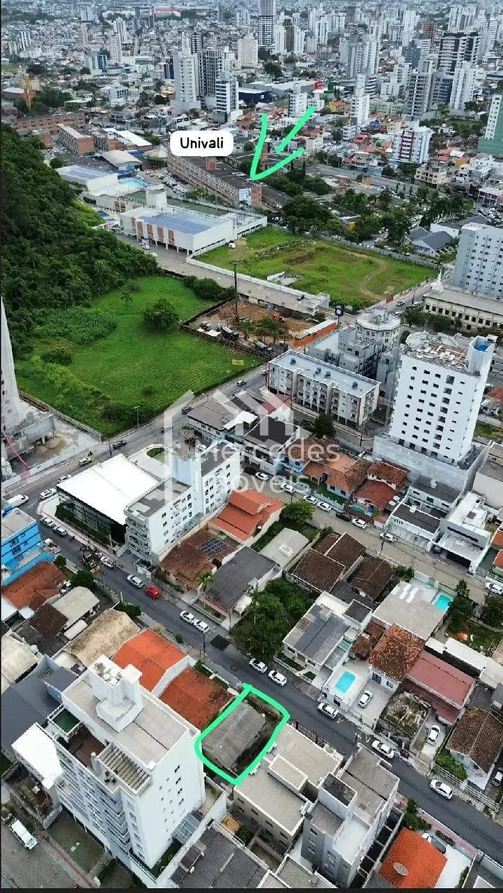 Foto 8 de Terreno com casa de madeira à venda, Fazenda, Itajaí, SC