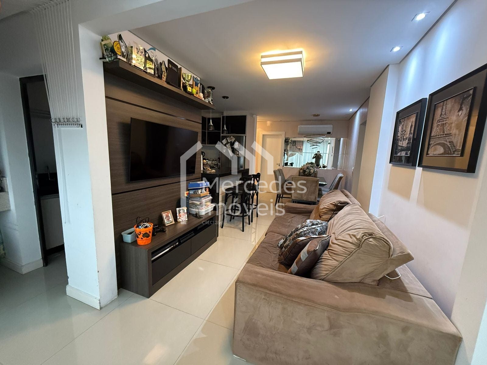 Foto 2 de Apartamento 2 suítes para alugar · Fazenda, Itajaí