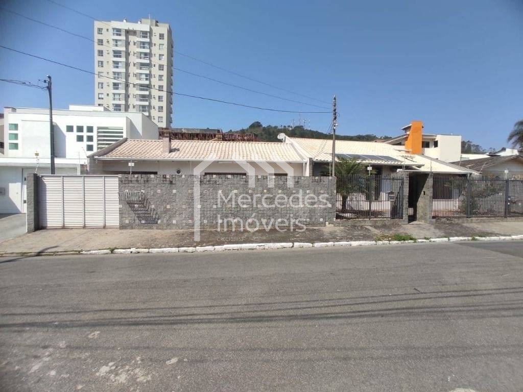Foto 30 de Casa 1 suíte + 2 dorms à venda · Centro, Itajaí · 517 m²
